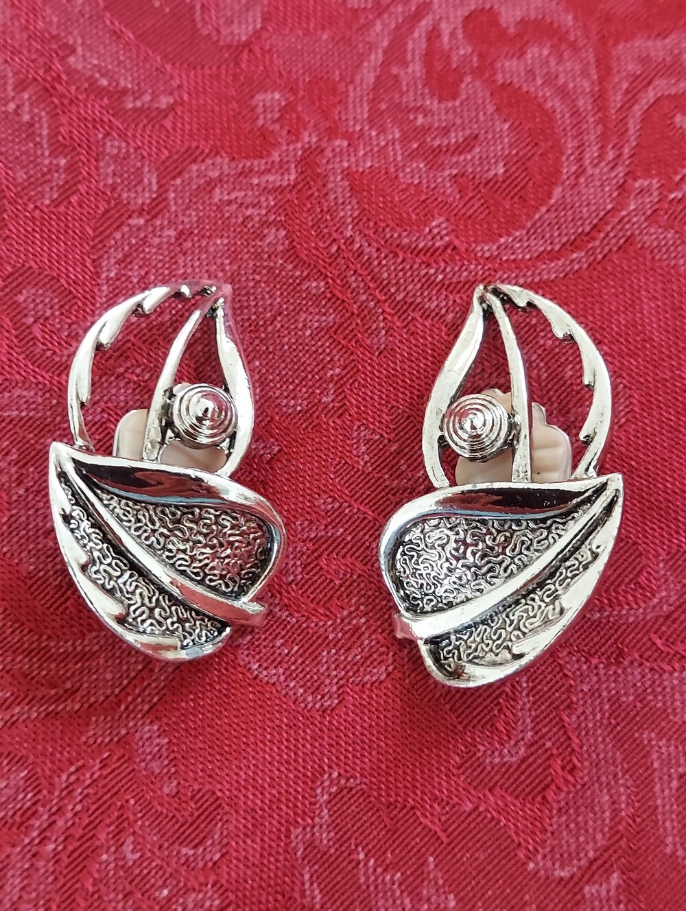 Sarah Coventry Clip On Earrings